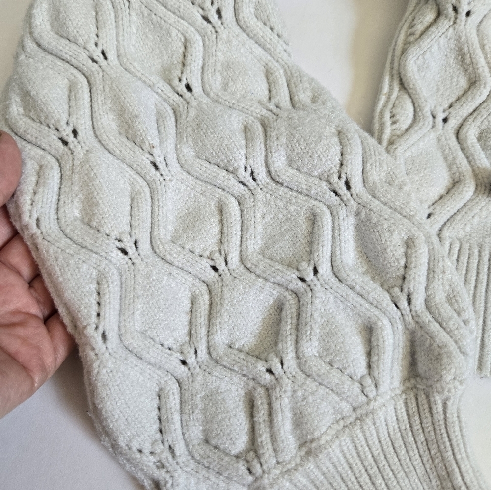 Urban revivo floral embroidered cardigan off white button down bell sleeve sz 4 - Picture 6 of 10
